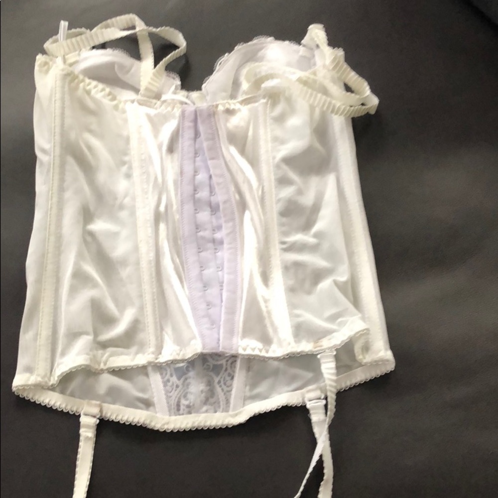 Corset - Picture 6 of 6